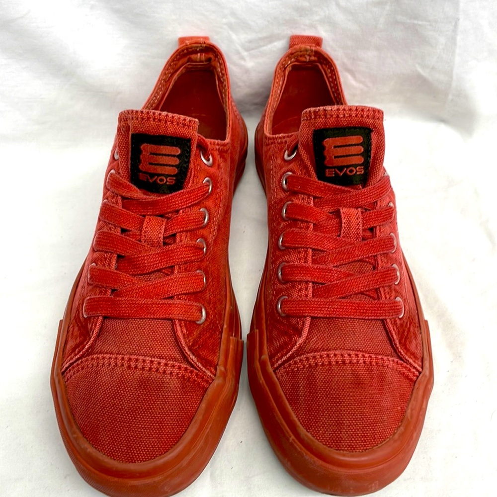Evos low top canvas sneakers women sz 7